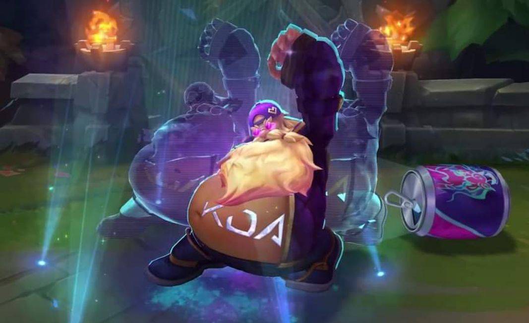 Shaoye 和 Draven 尽了全力。 Ale 和 Gwen 在关键团战中制造了强大的 AOE 完成击杀。