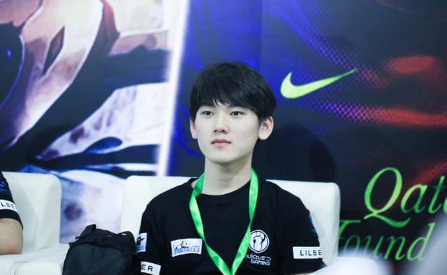 EDG Fearless Division发送新年祝福：请接受我们简单的祝福