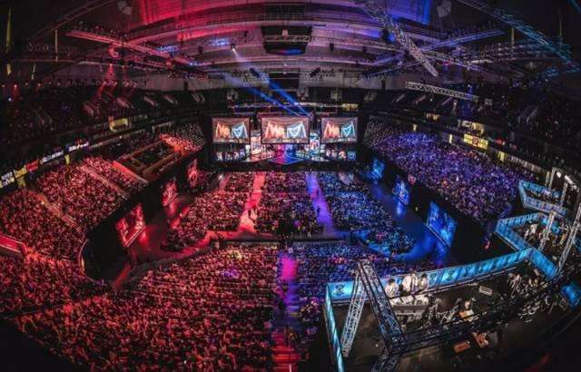 媒体评论 Gumayusi 的轮换： Gumayusi 绝对不是因为他的错误言论而被替换