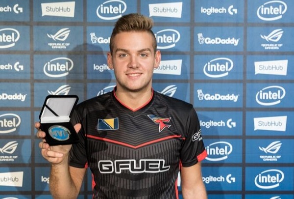 s1mple ：VP和Falcons比赛太辣眼睛